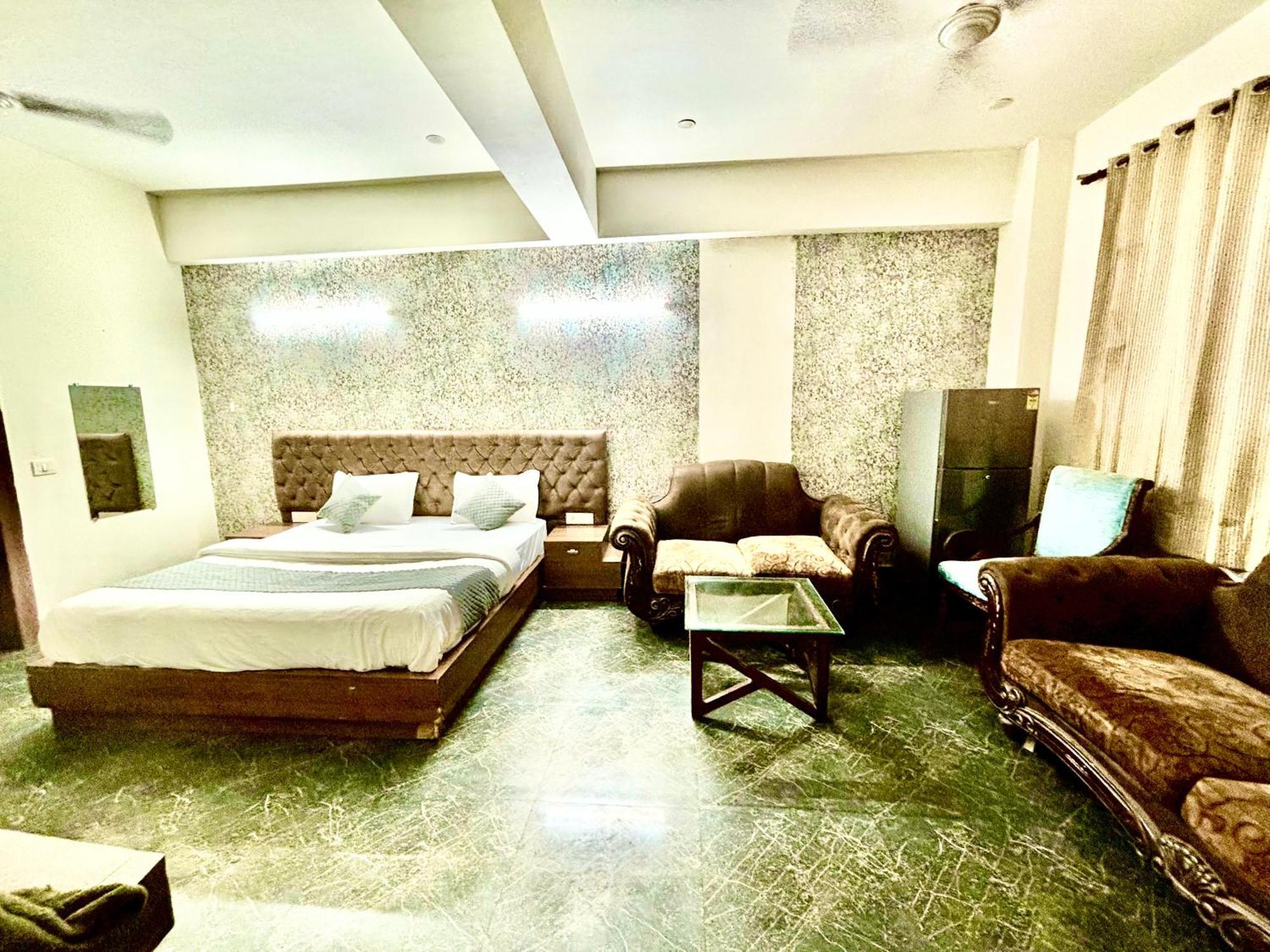 Hotel Pushpanjali Nueva Delhi Exterior foto